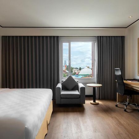 Swiss-Belinn Baloi Batam Нагоя Экстерьер фото