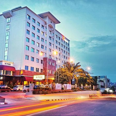 Swiss-Belinn Baloi Batam Нагоя Экстерьер фото