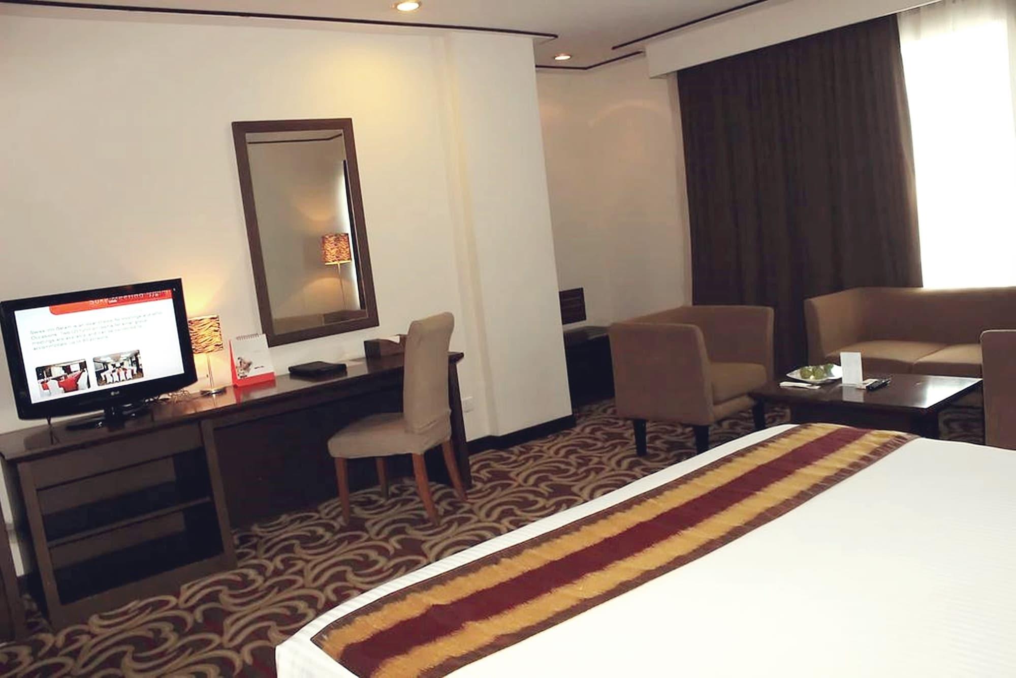 Swiss-Belinn Baloi Batam Нагоя Экстерьер фото
