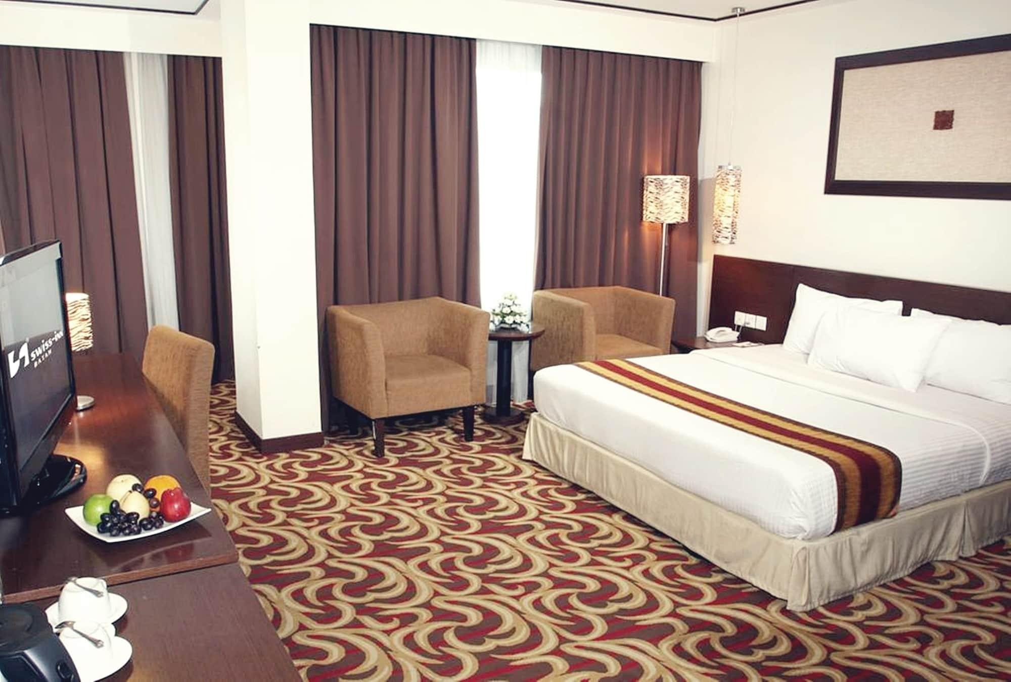 Swiss-Belinn Baloi Batam Нагоя Экстерьер фото