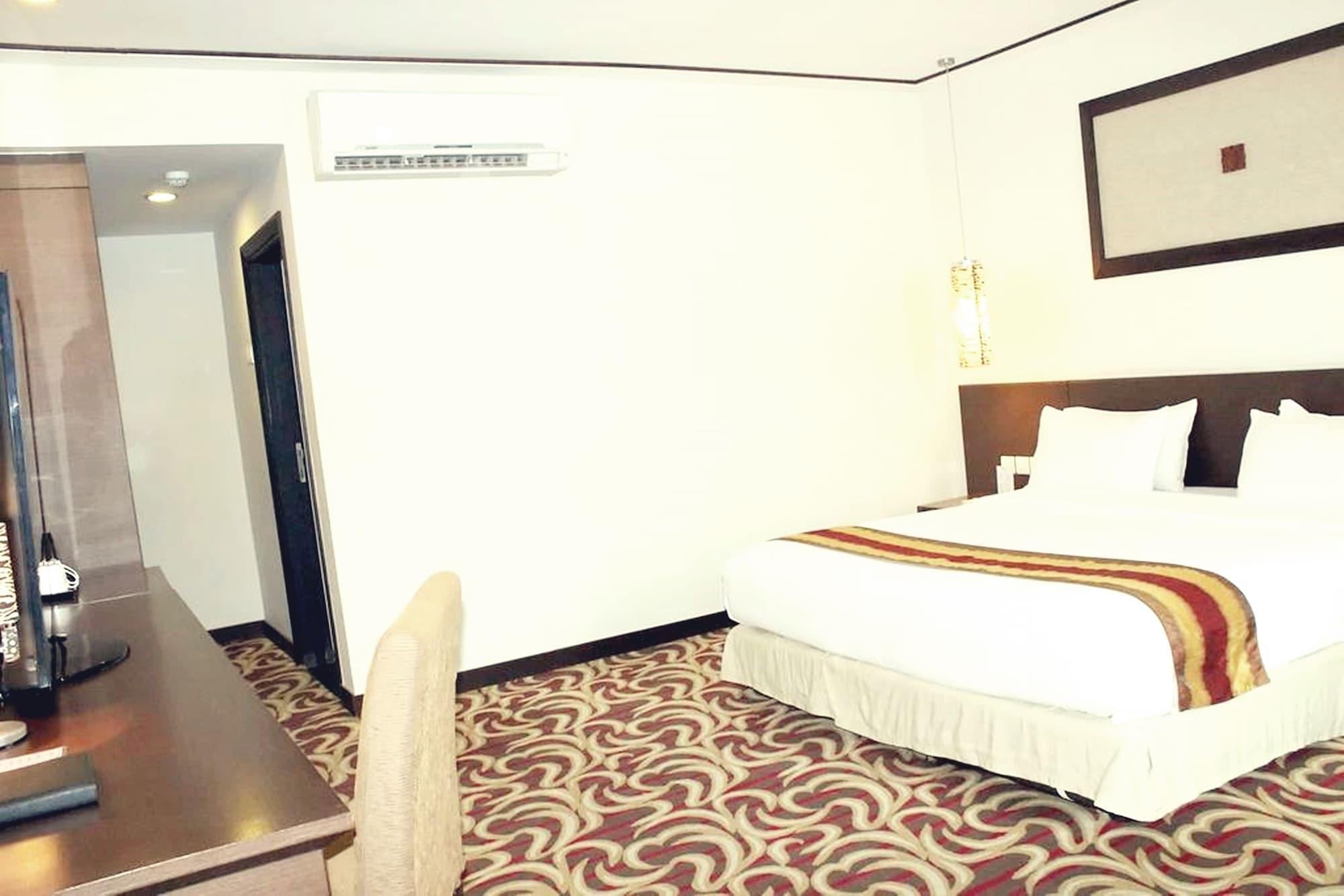 Swiss-Belinn Baloi Batam Нагоя Экстерьер фото
