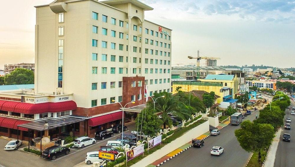Swiss-Belinn Baloi Batam Нагоя Экстерьер фото