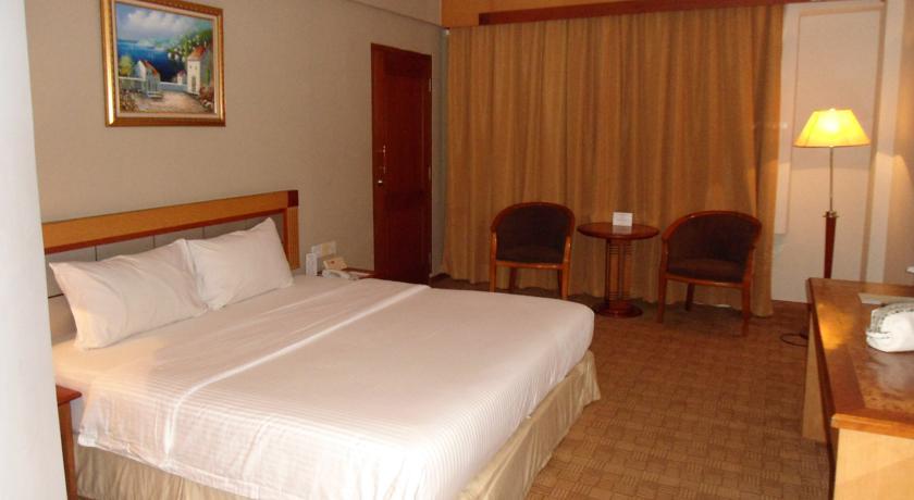 Swiss-Belinn Baloi Batam Нагоя Экстерьер фото