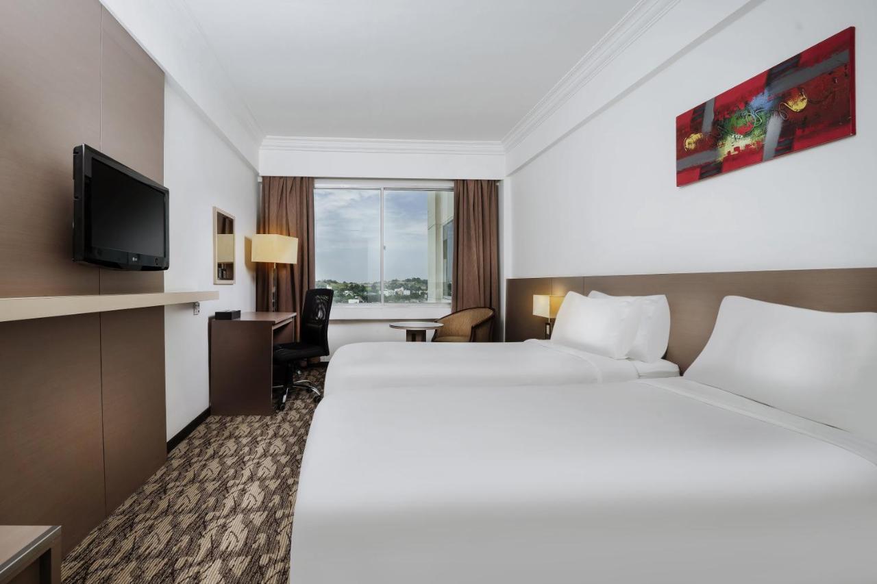 Swiss-Belinn Baloi Batam Нагоя Экстерьер фото
