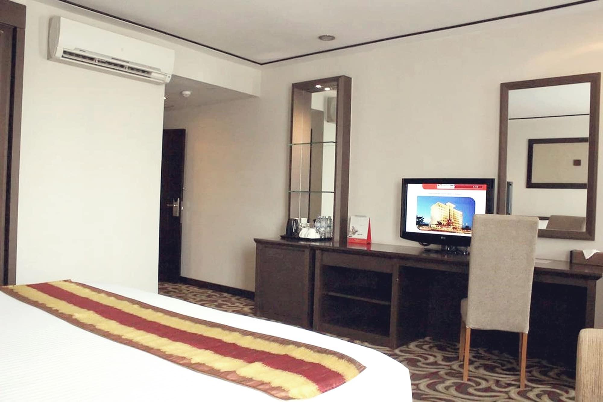 Swiss-Belinn Baloi Batam Нагоя Экстерьер фото