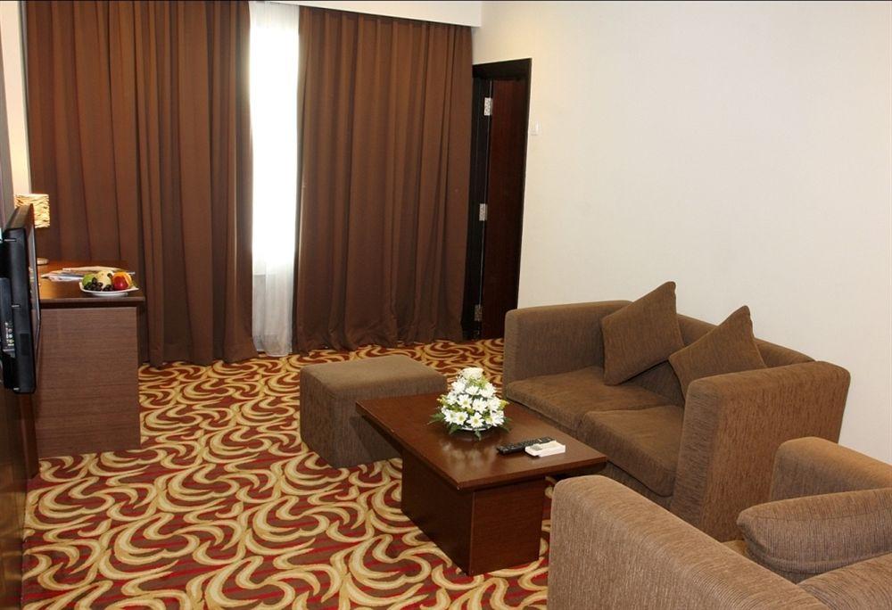 Swiss-Belinn Baloi Batam Нагоя Экстерьер фото