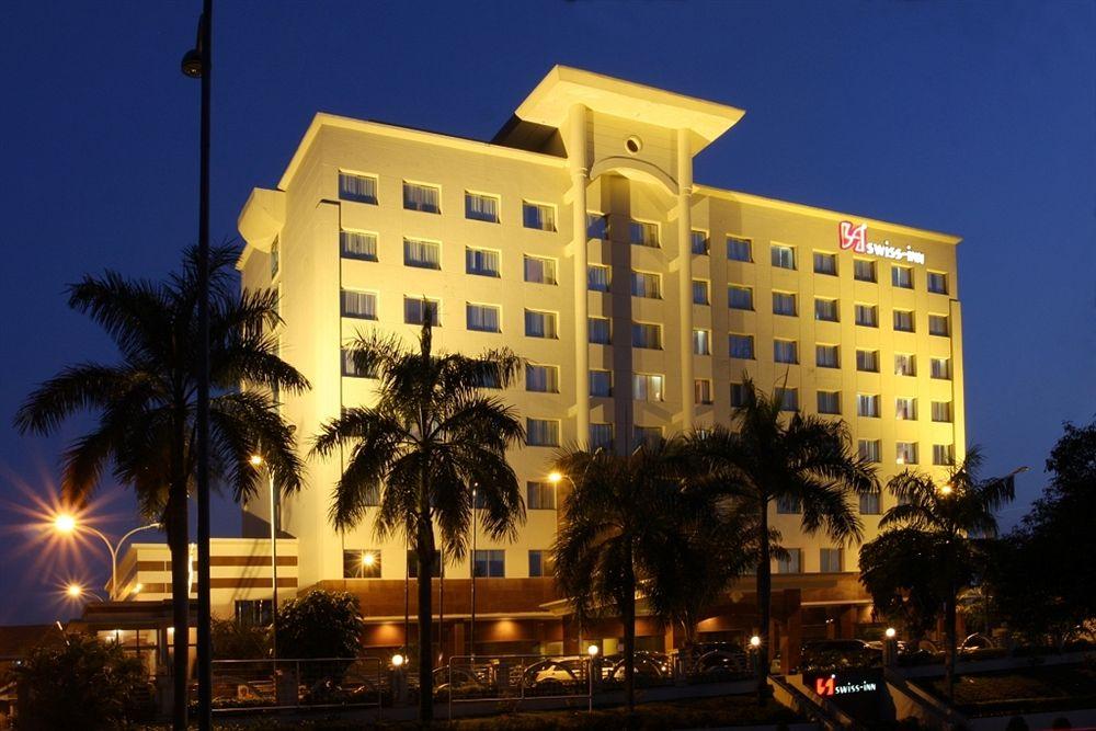 Swiss-Belinn Baloi Batam Нагоя Экстерьер фото