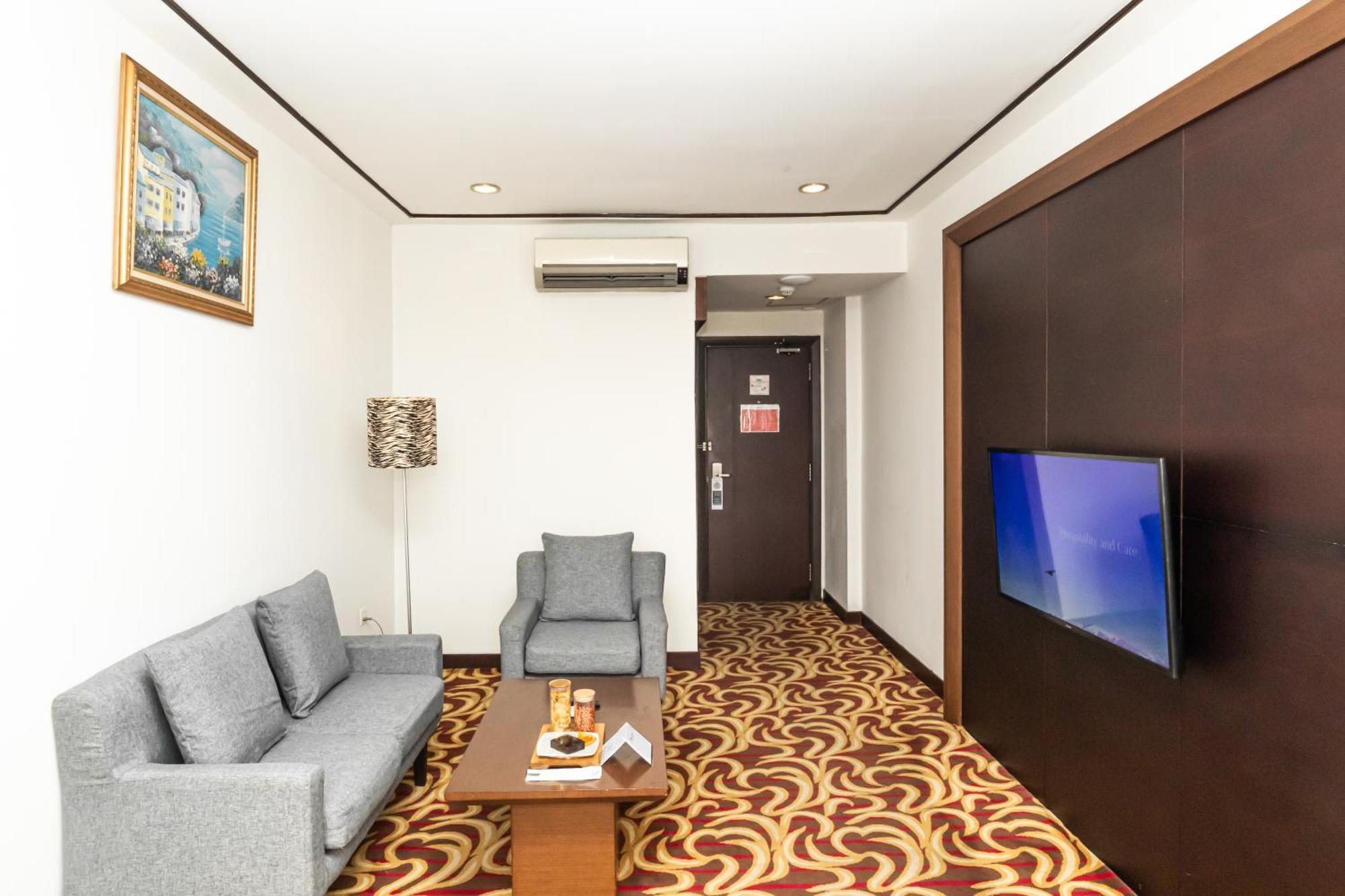 Swiss-Belinn Baloi Batam Нагоя Экстерьер фото