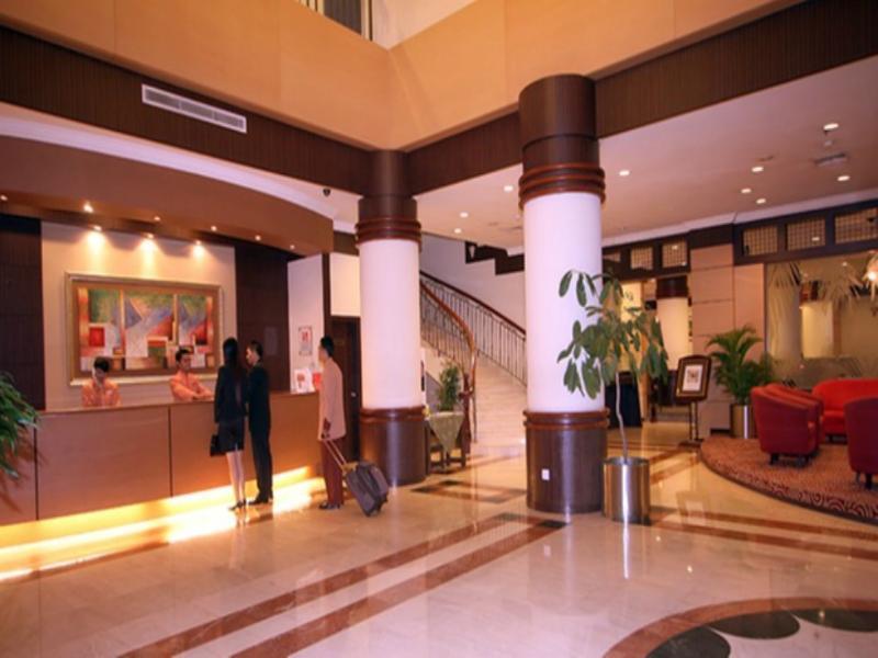 Swiss-Belinn Baloi Batam Нагоя Экстерьер фото