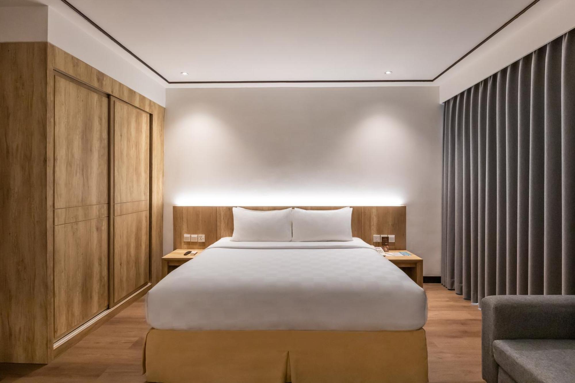 Swiss-Belinn Baloi Batam Нагоя Экстерьер фото