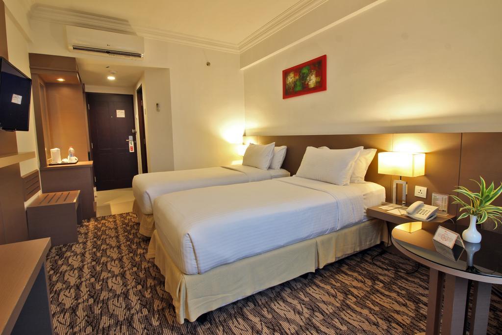 Swiss-Belinn Baloi Batam Нагоя Экстерьер фото