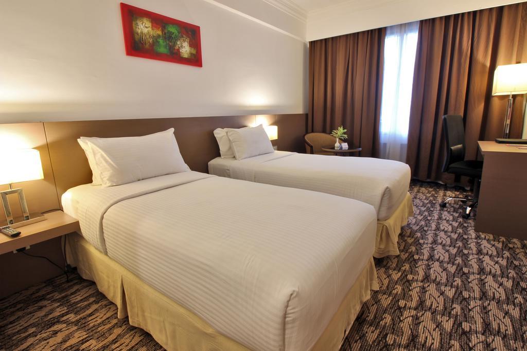 Swiss-Belinn Baloi Batam Нагоя Экстерьер фото