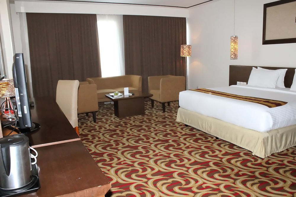 Swiss-Belinn Baloi Batam Нагоя Экстерьер фото